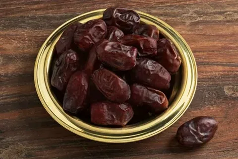 تصویر 4 از قیمت خرما پیارم مشکی + خرید باور نکردنی